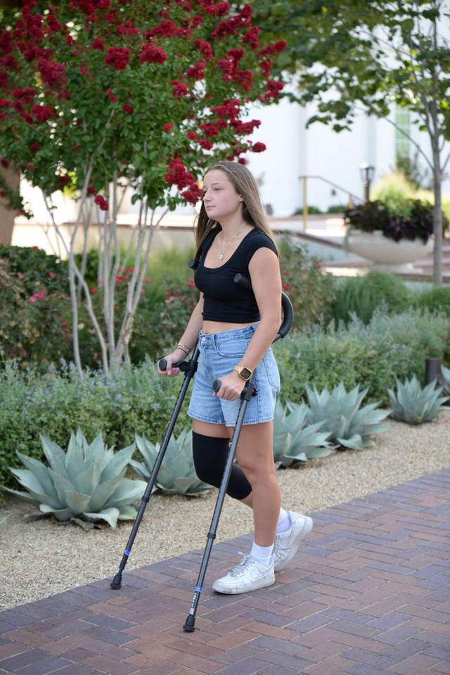 Comfortable Crutches That Fit Your Life—Spring-Assisted or Rigid, You Choose!